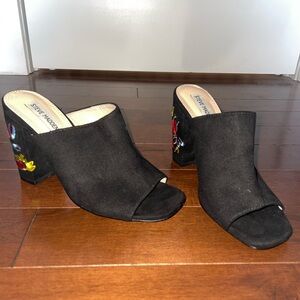 Steve Madden Black Floral Embroidered Mules